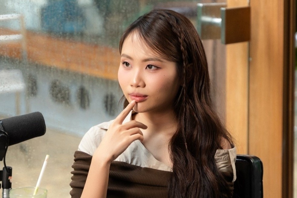 Cach ung xu cua Phuong My Chi khi duoc hoi ve thoi quen doc sach hinh anh