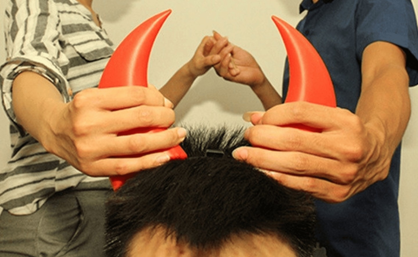 Tu nghien cuu ve loai chim den hoang tuong ve viec cam sung hinh anh