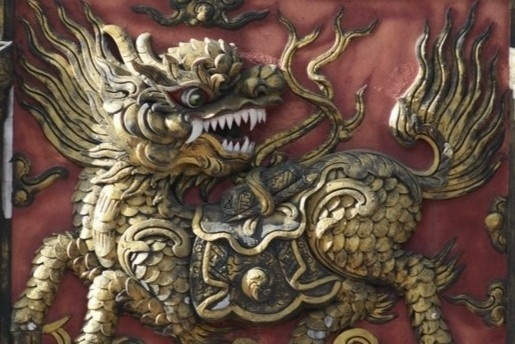 Con vat hoa than cua ky lan xuat hien tai nhieu chua, dinh o Hue hinh anh