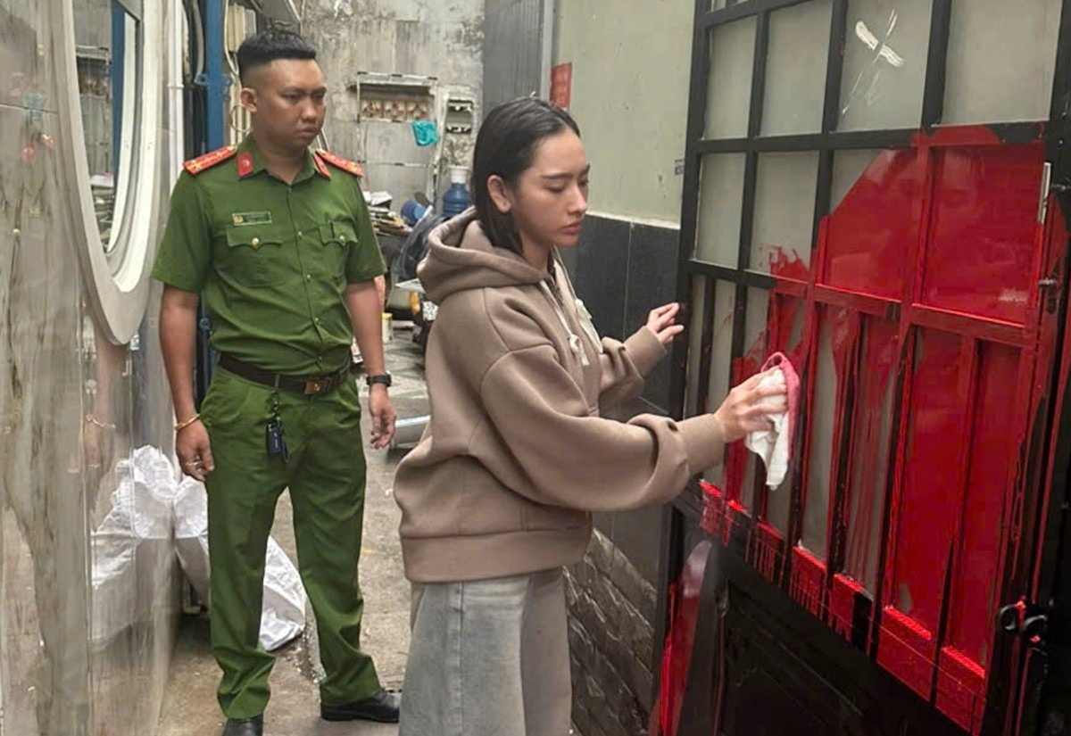 Bat co gai tat son nha nguoi yeu cu hinh anh