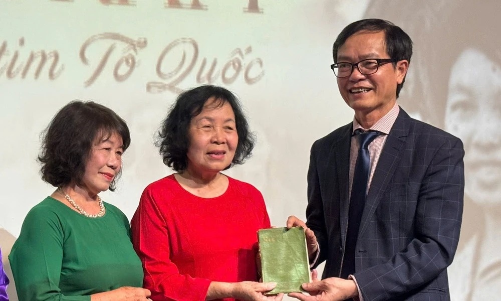 Ly do chua dua ban goc nhat ky Dang Thuy Tram ve Viet Nam hinh anh