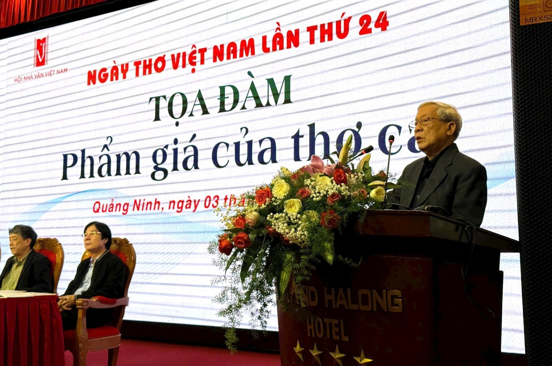 Pham gia cua tho ca truoc thu thach tri tue nhan tao hinh anh