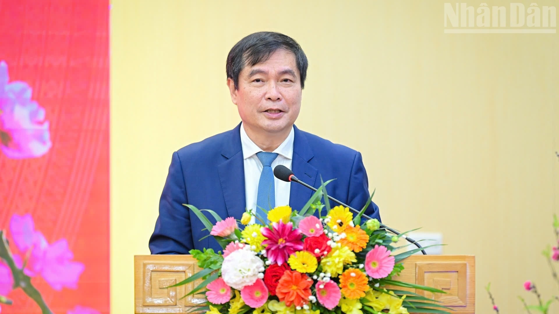 Giao ban bao chi anh 7