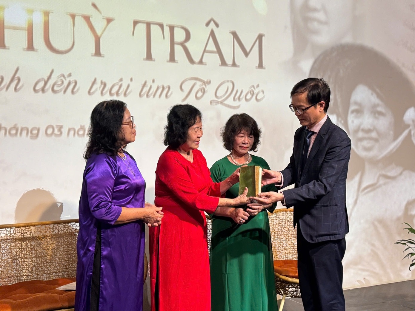 Dang Thuy Tram anh 3