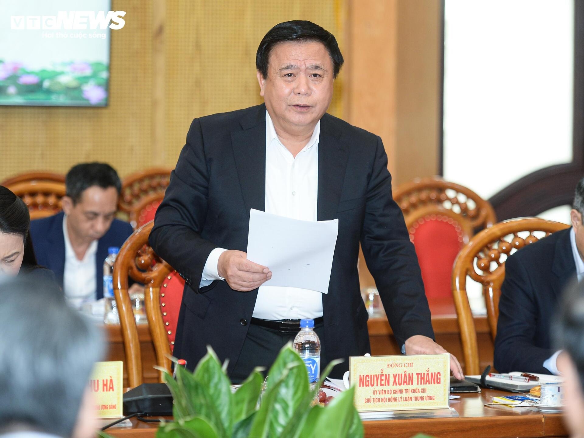 Ban Tuyen giao anh 12