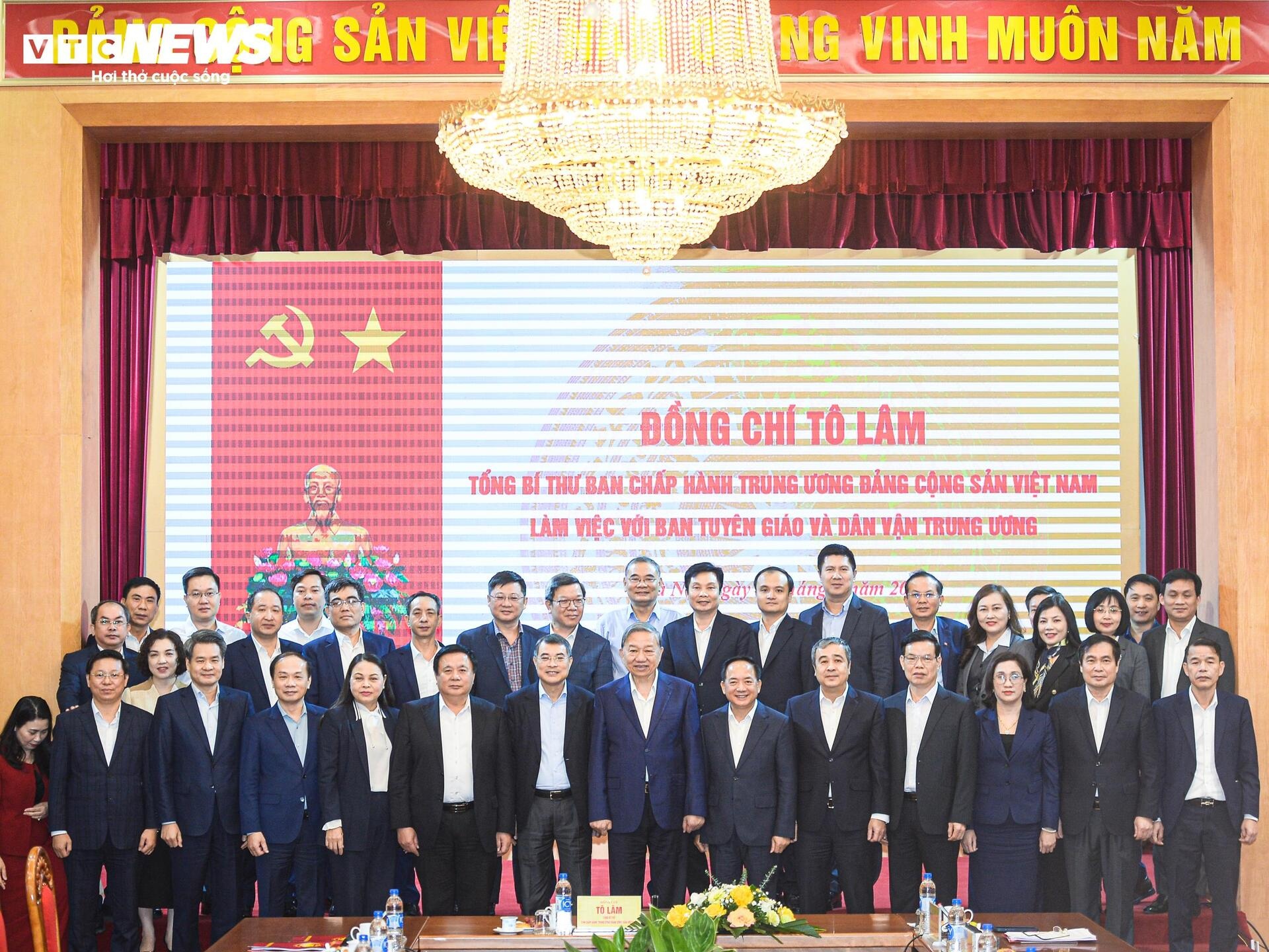 Ban Tuyen giao anh 14