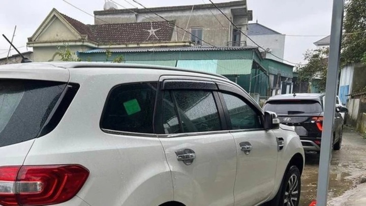 Tai xe do oto chan loi di doi dien muc phat nao? hinh anh