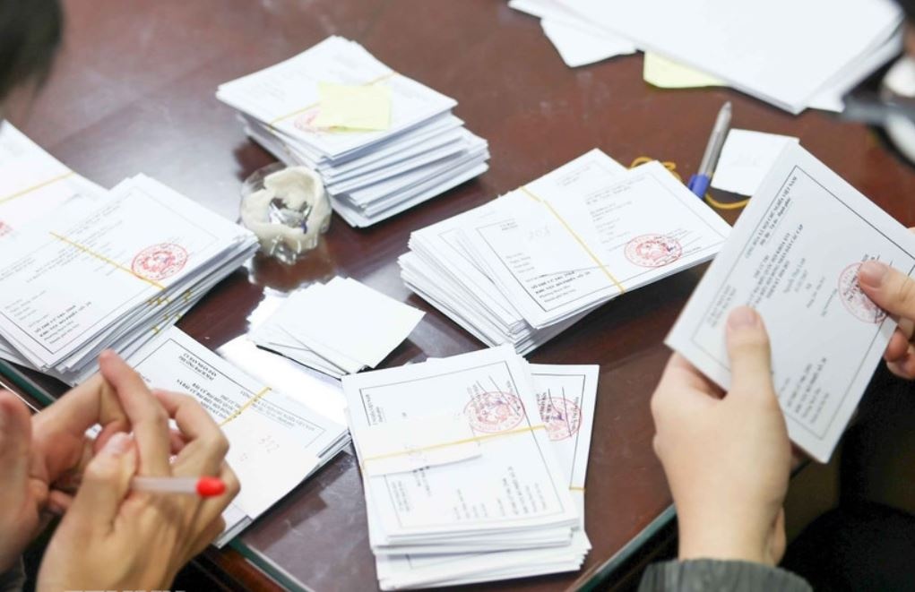 Canh bao nguy co lo thong tin ca nhan khi dang anh the cu tri len mang hinh anh