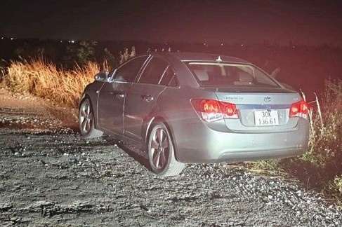 Nghi pham sat hai hai nguoi o Hung Yen tu vong trong oto hinh anh