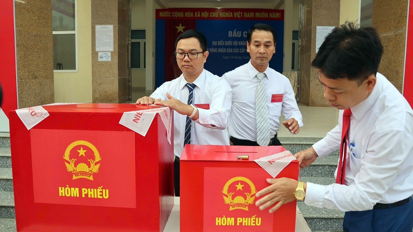 La phieu bau cu dau tien tren dao tien tieu Bach Long Vi hinh anh