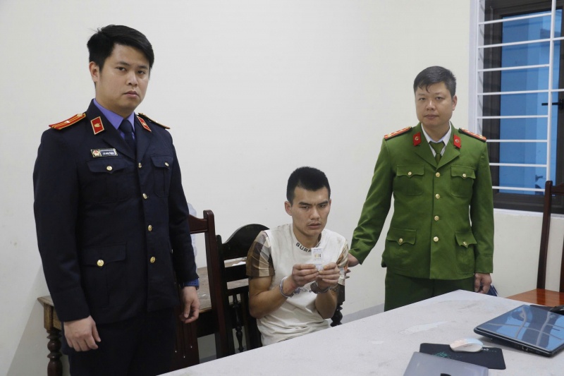 Vao phong tap aerobic,  cuop tai san anh 1