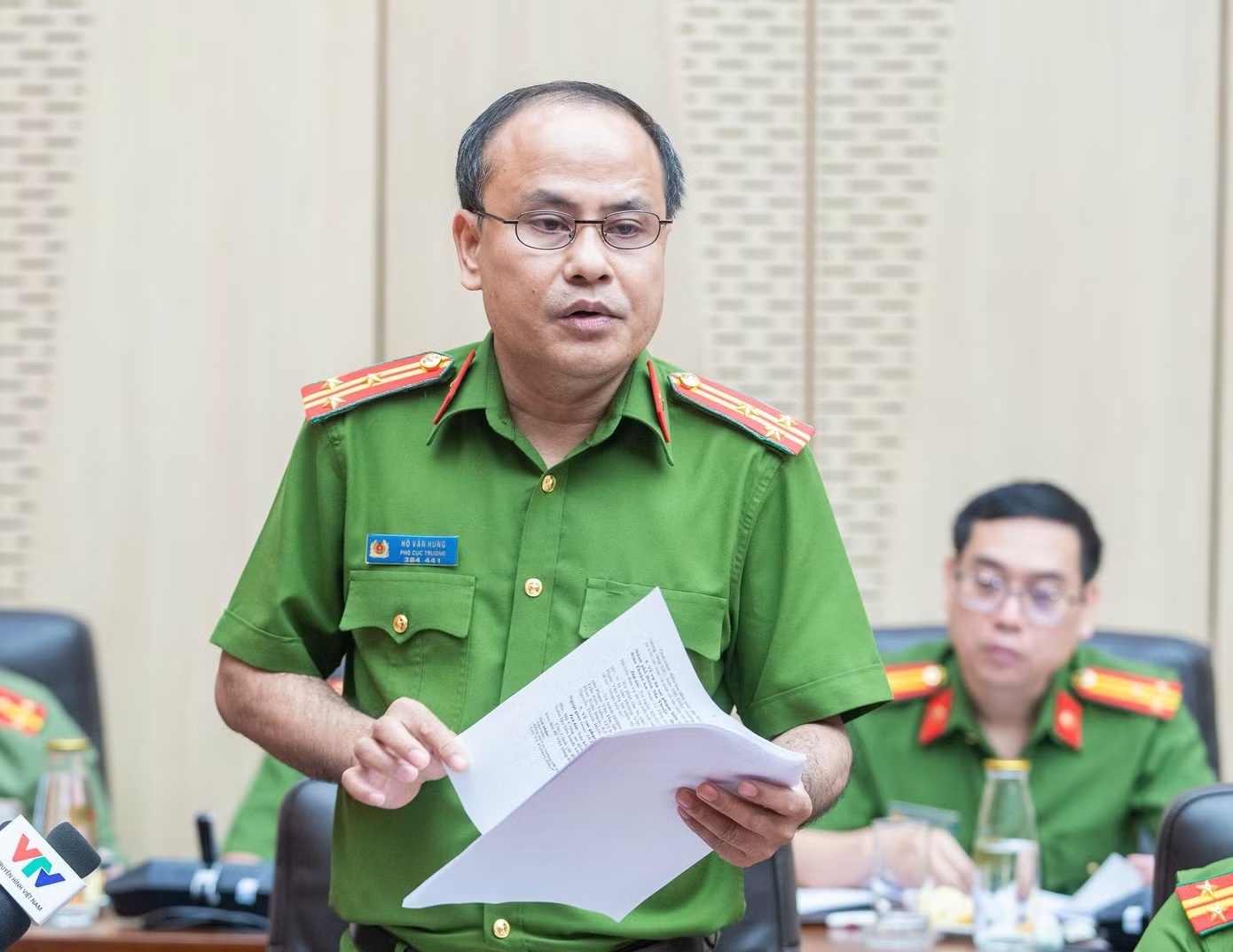 Phoi hop xu ly don to giac Truong Cao dang Thoi trang London tai HN hinh anh