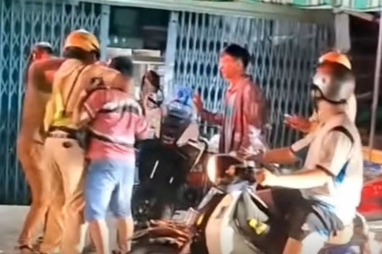 Goi nguoi nha, ngan CSGT xu ly vi pham nong do con o TP.HCM hinh anh