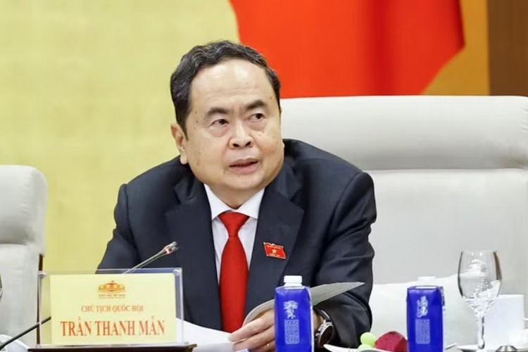 UBTV Quoc hoi cho y kien ve du thao Nghi quyet giam thue xang, dau hinh anh