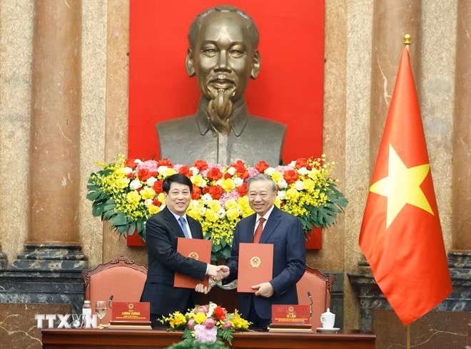 Ban giao Chu tich nuoc anh 2