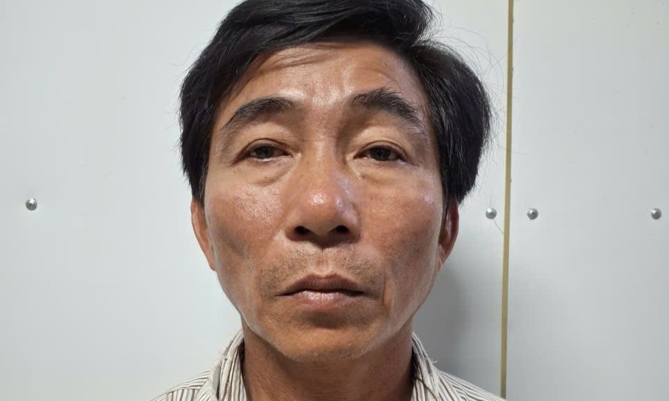 Bo tron sau khi bi phat hien dam o be gai 13 tuoi hinh anh