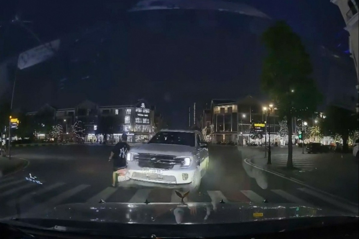 Lam ro vu no sung khi va cham giao thong o Hung Yen hinh anh