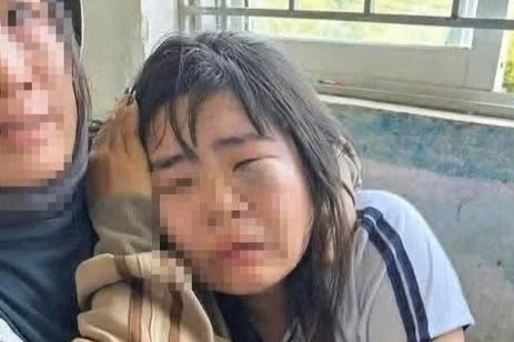 Tin moi vu nhom nam sinh danh hoi dong mot nu sinh hinh anh