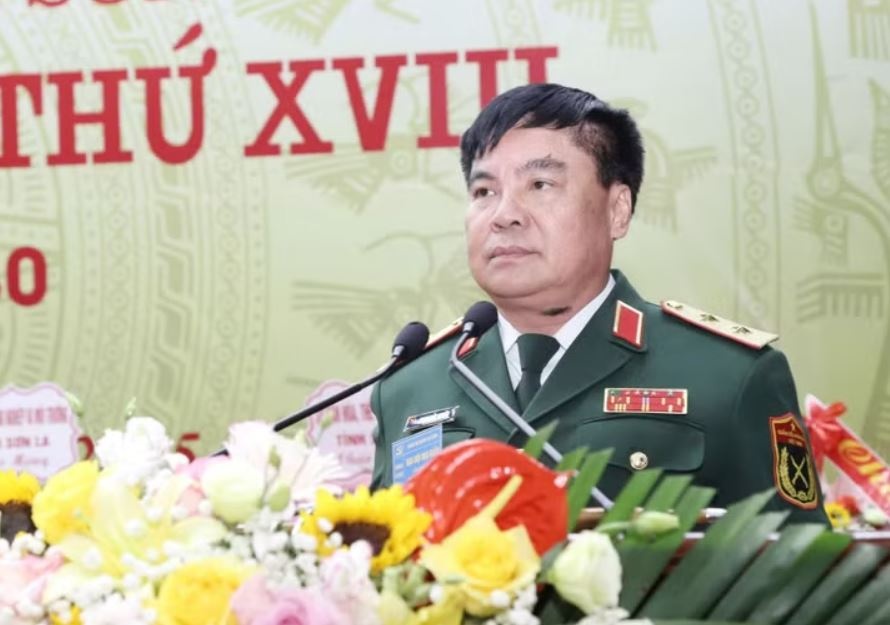 Keo dai thoi gian giu chuc vu voi hai can bo Bo Quoc phong hinh anh