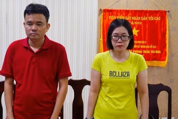 Khoi to cuu Pho vien truong va kiem sat vien vu nu sinh o Vinh Long hinh anh