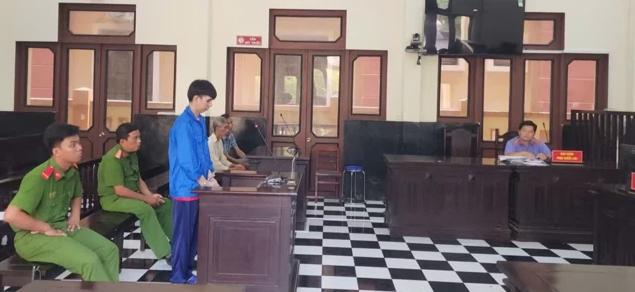 Truy sat 3 nguoi,  Gia dinh nha vo anh 1