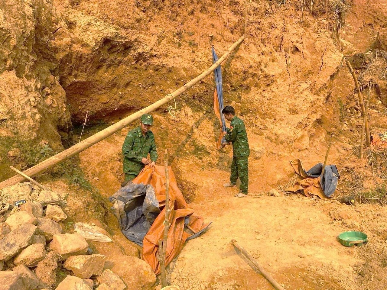 Truy quet 'diem nong' dao dai vang trai phep tai Hue hinh anh