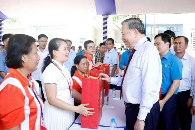 Tong Bi thu, Chu tich nuoc dong vien cong nhan, nguoi lao dong TP.HCM hinh anh