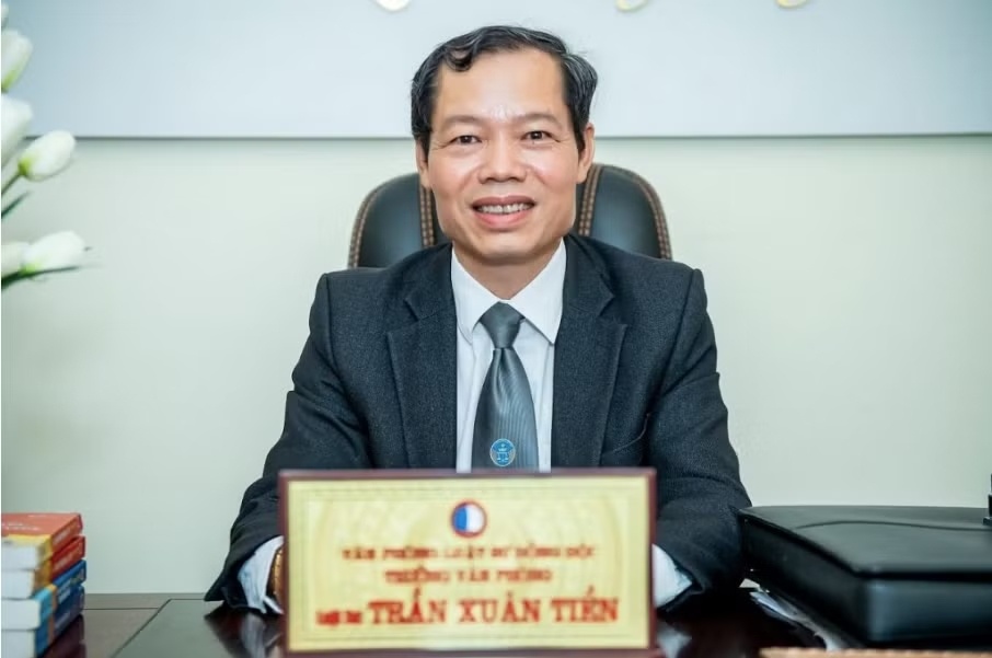 Nu sinh tu vong anh 2