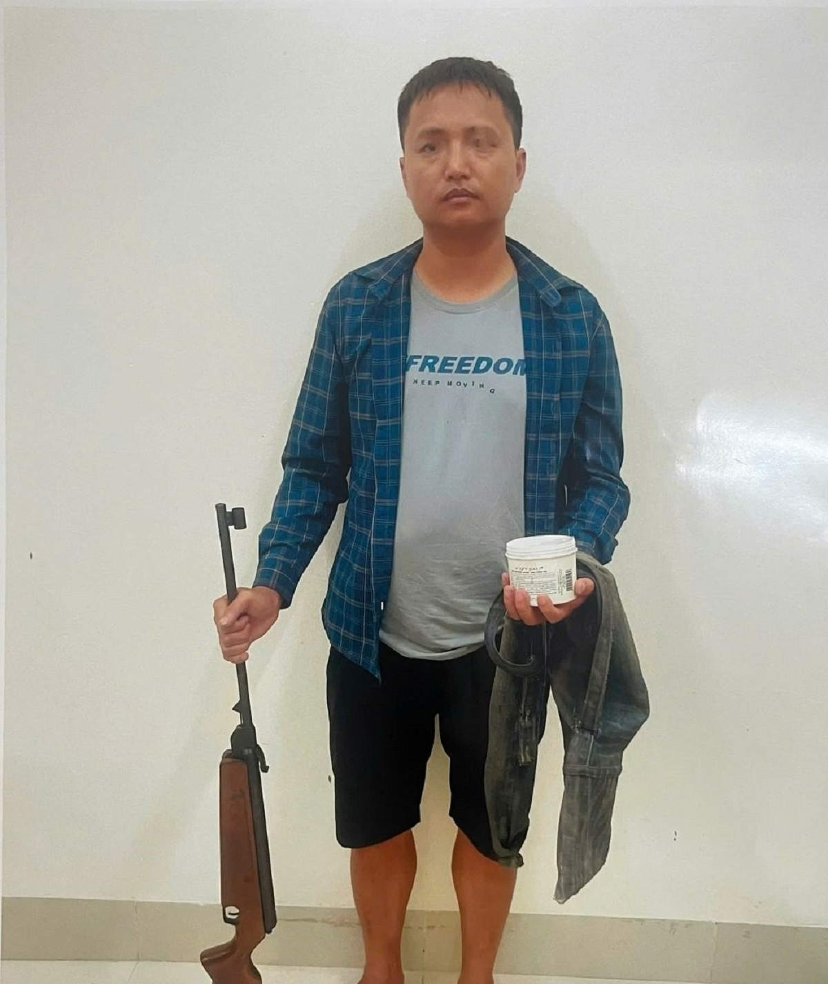 vu khi quan dung anh 1