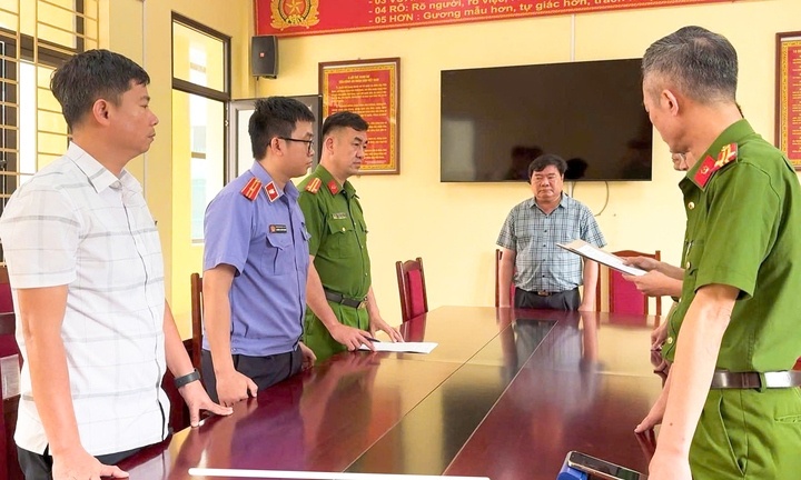 Cot dien lan chet nguoi, khoi to giam doc va giam sat cong trinh hinh anh