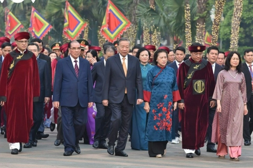 Le dang huong tuong nho cac Vua Hung hinh anh