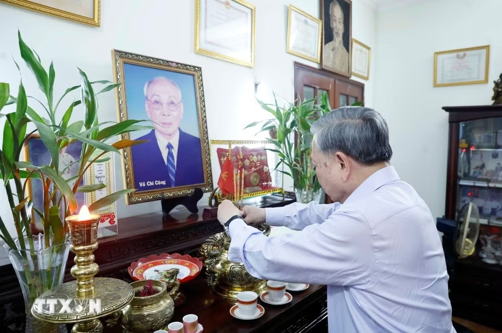 lanh dao tien boi anh 2