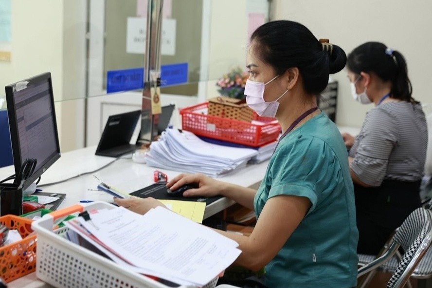 Bo Noi vu de xuat cach tinh tro cap thoi viec moi voi cong chuc hinh anh