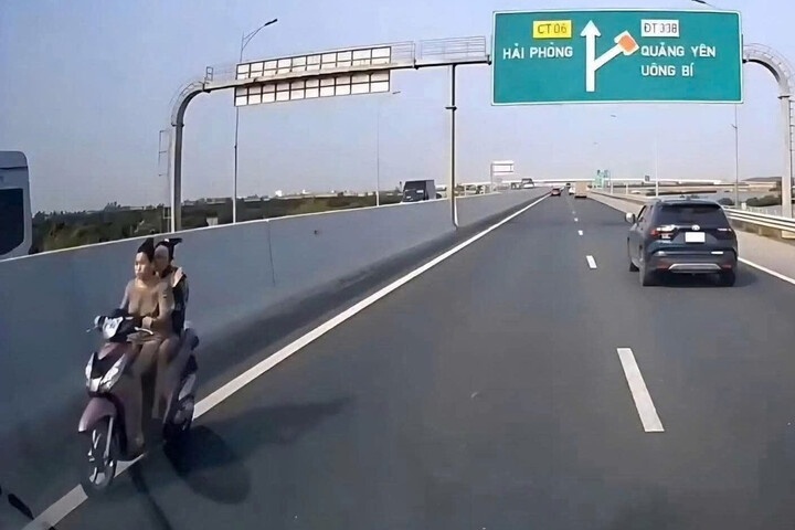 Xu phat 2 thieu nu phong xe may nguoc chieu o lan 100km/h tren cao toc hinh anh