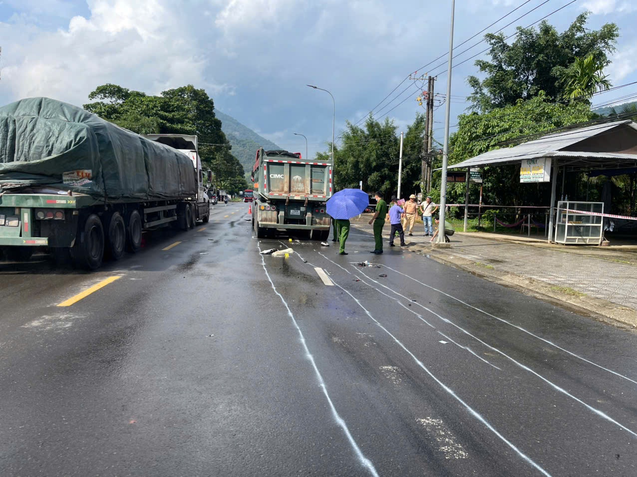 Tam giu tai xe container vu tai nan lam 2 nguoi thuong vong o Lam Dong hinh anh