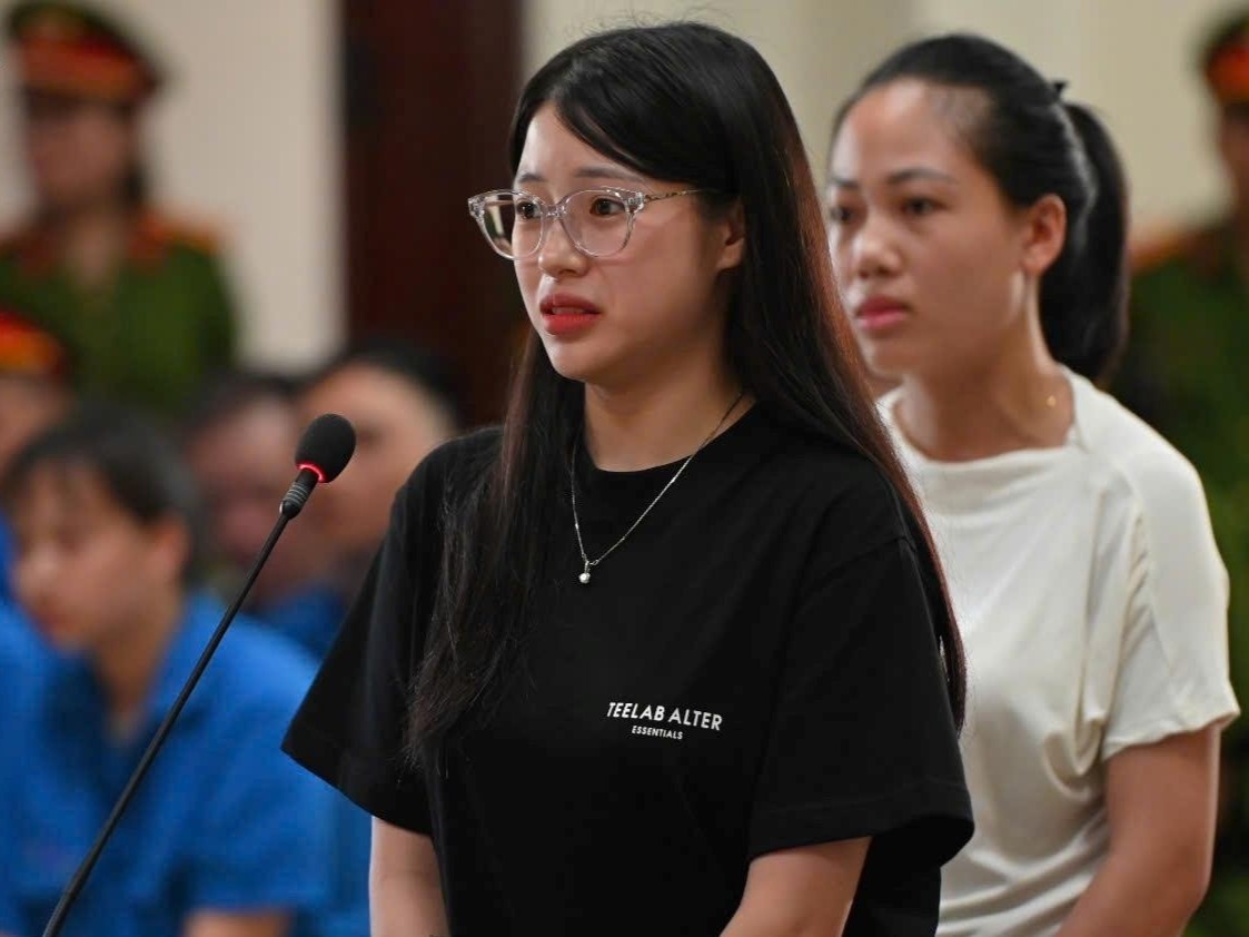 Ban gai Bui Dinh Khanh lanh 15 thang tu treo hinh anh