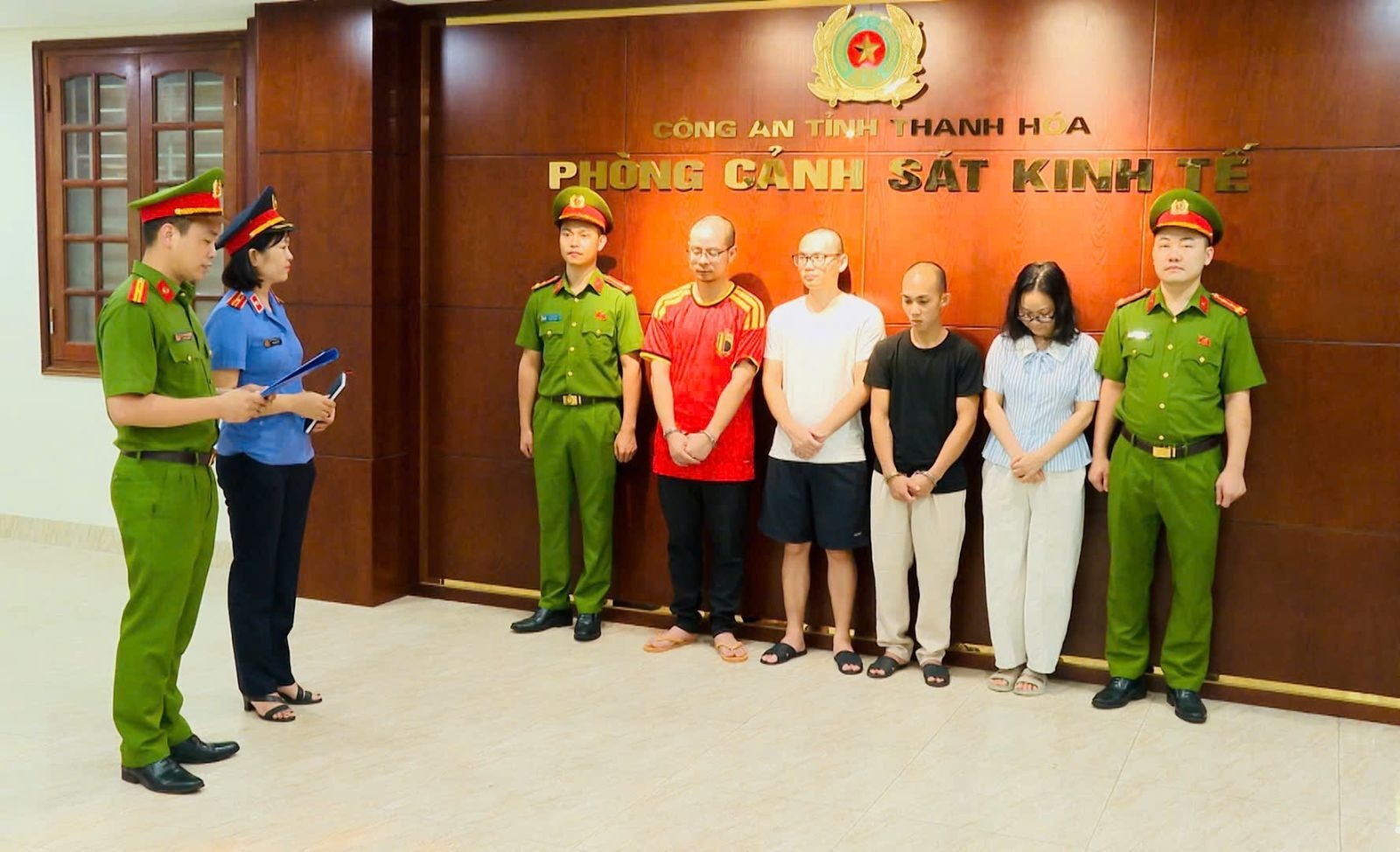 Danh sap duong day dua xe dien ba banh lau tu Trung Quoc ve Viet Nam hinh anh