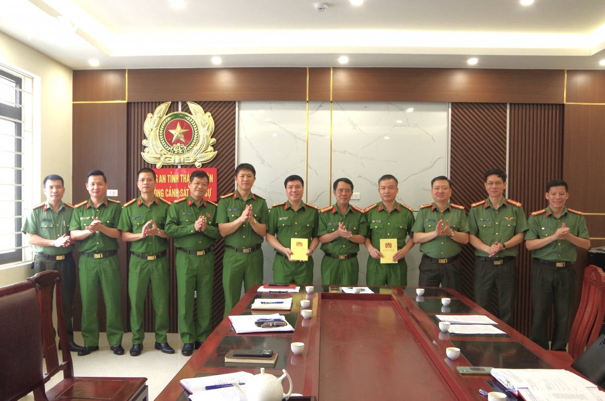 cuop dien thoai anh 3