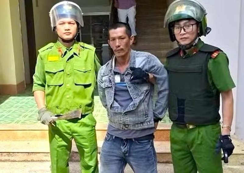 Tin moi vu cam dao quam vao truong tim giao vien vi nghi 'dim' diem con hinh anh