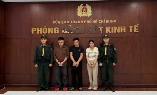 Chu quan bar Revo o Vung Tau bi bat vi tron thue hinh anh