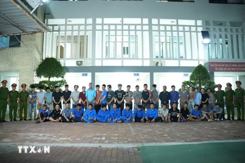 mua ban xyanua anh 1