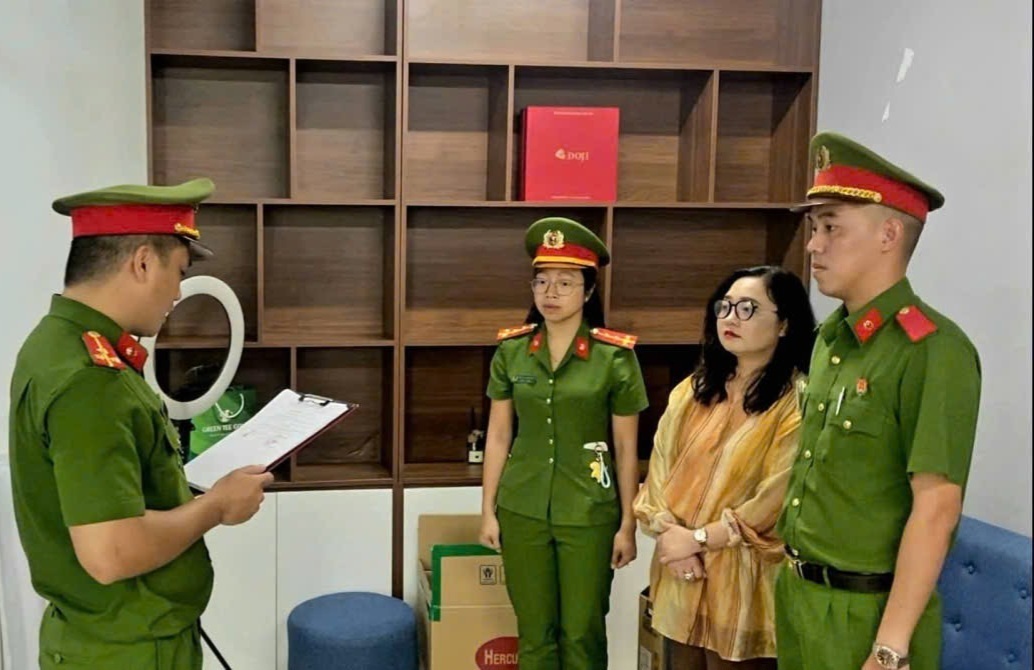Lua huy dong von dau tu du an, nu tong giam doc chiem doat hon 17 ty dong hinh anh