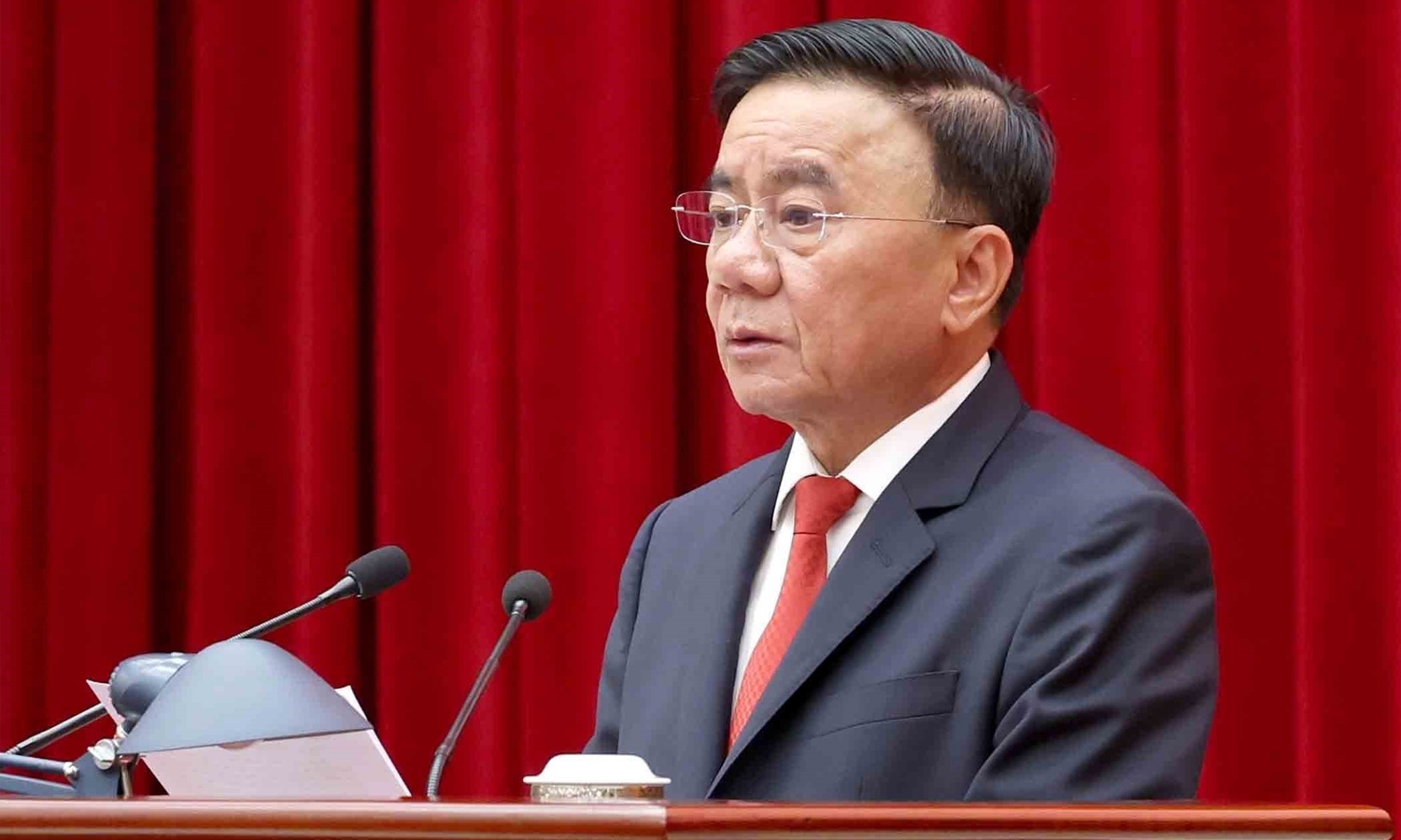 Bo Chinh tri yeu cau tiep tuc tinh gian 5 - 10% bien che giai doan 2027 - 2031 hinh anh