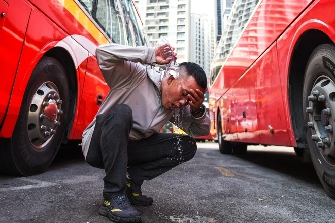 Ha Noi nang nong dac biet gay gat hinh anh