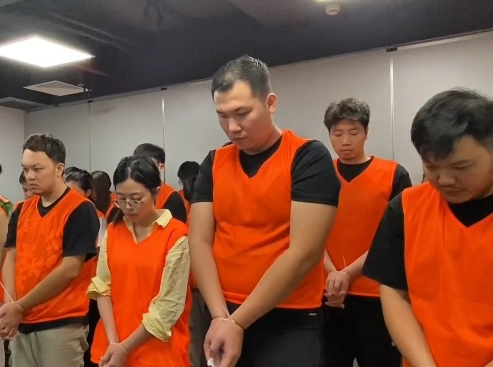 lua dao ky nghi anh 1