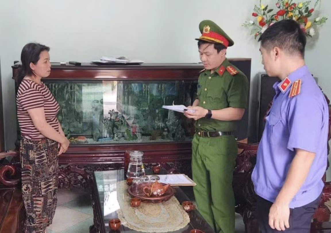 San xuat hon 2 tan mien gia, 3 nguoi bi khoi to hinh anh