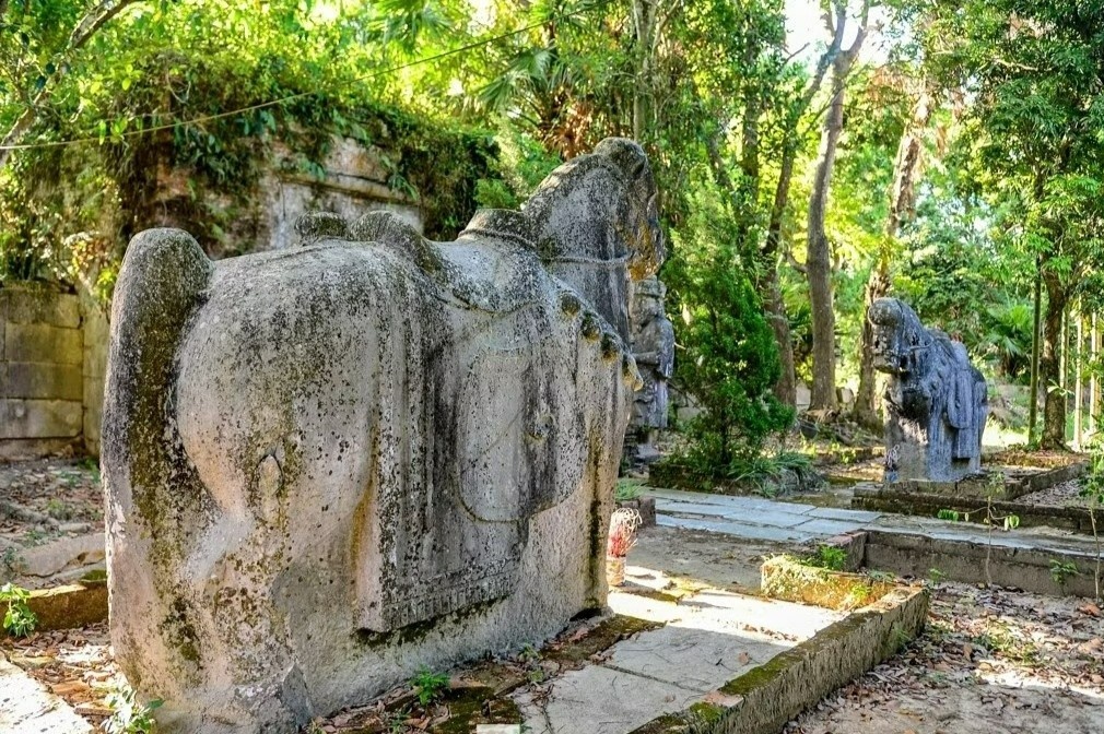 Bi an o ngoi den co o xu Thanh sap duoc khai quat khao co hinh anh