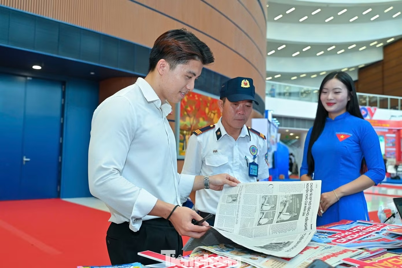 Người làm báo ảnh 13 Nguoi lam bao anh 13