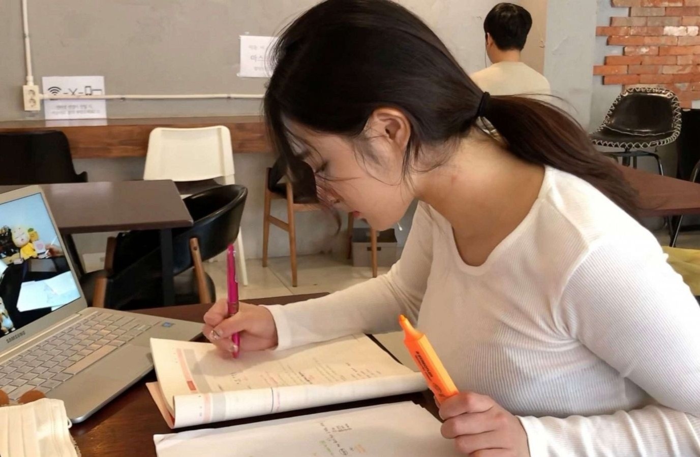 Lam sao de nghien hoc nhu nghien mang xa hoi? hinh anh