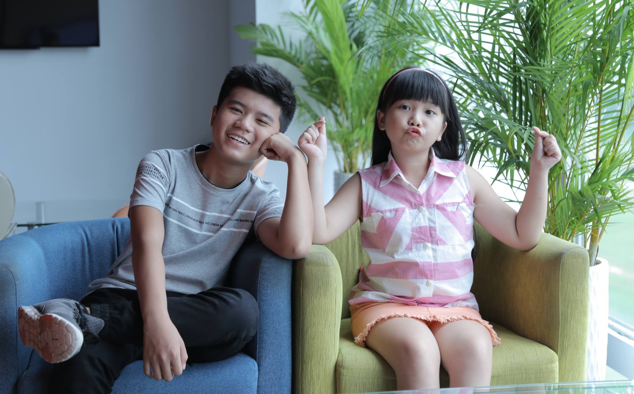 Gap go cap sao nhi dang yeu trong 'Co gai den tu hom qua' hinh anh
